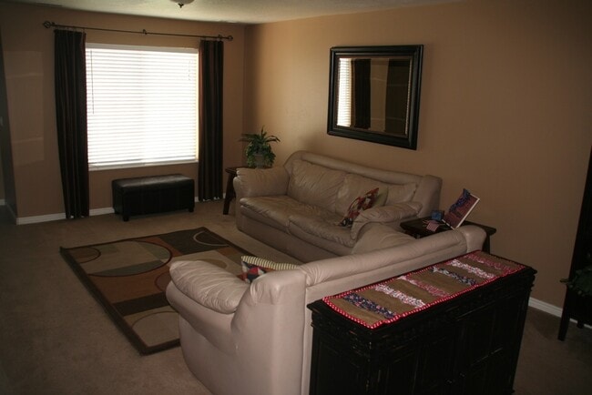 4 Bed/3 Bath by Geneva Rd in Provo - 4 Bed/3 Bath by Geneva Rd in Provo House
