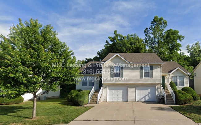 Building Photo - 3 bedroom Duplex with unique floor plan for rent in the Northland