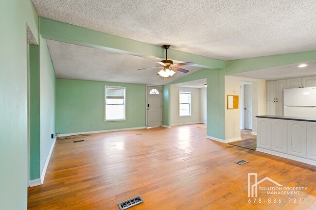 Photo - 148 Pine Tree Path