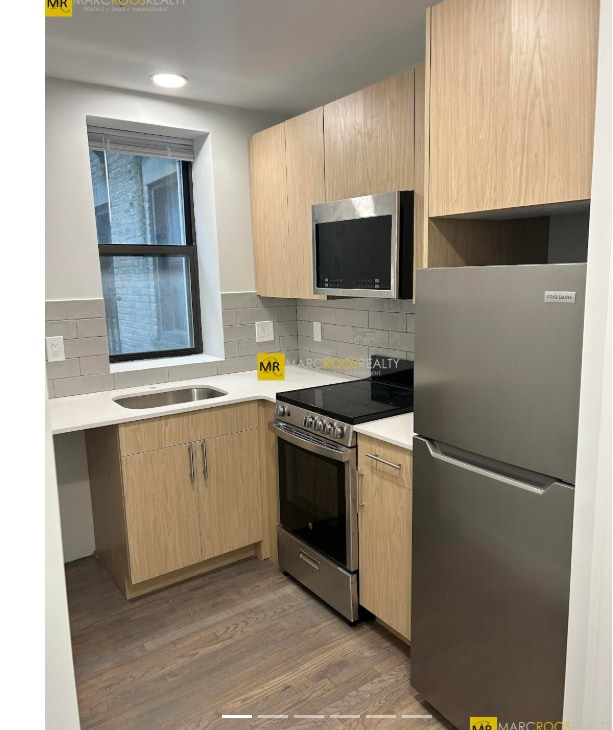 Photo - 137 Peterborough St