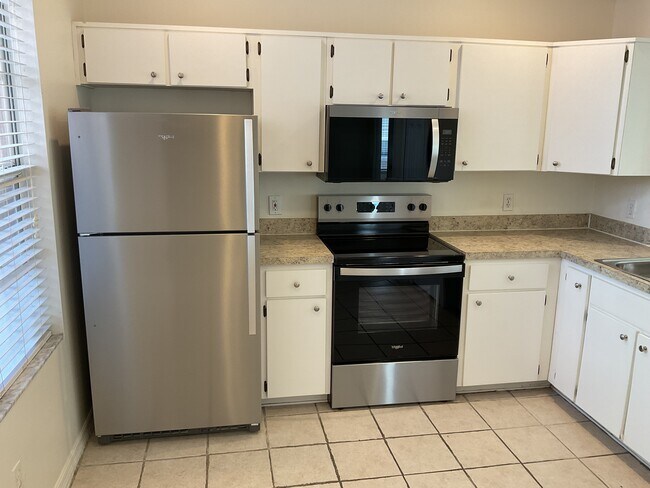 Photo - 256 Daniels Pointe Dr