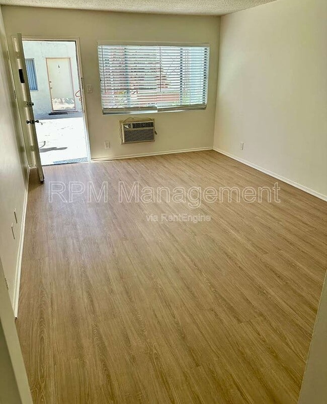 Photo - 4350 Troost Ave Unidad 3