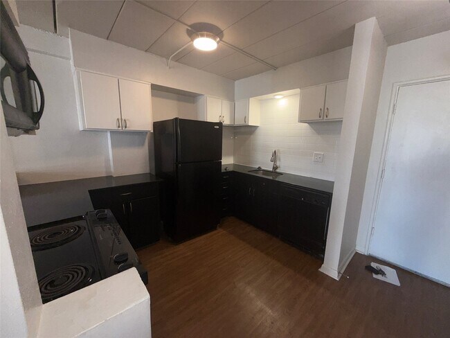 Photo - 5400 Memorial Dr