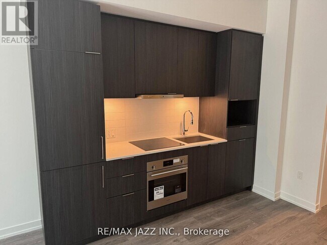 Photo - 7 Golden Lion Heights Unit 334