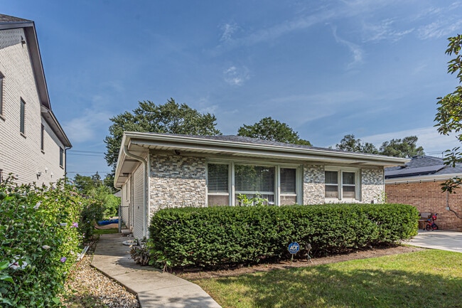 534 Lawler Ave