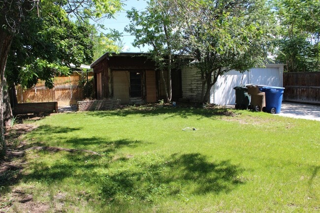 Photo - 1663 Blaine Ave