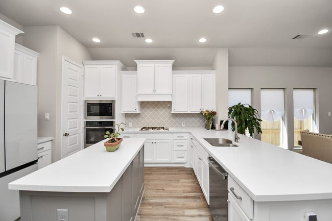 Photo - 5043 Morrison Dr