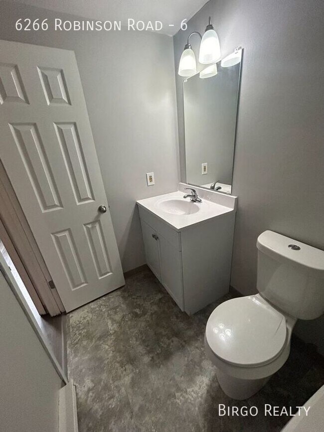 Renovated 1 Bed / 1 Bath APARTMENT in LOCK... Unit 6 Lockport, NY