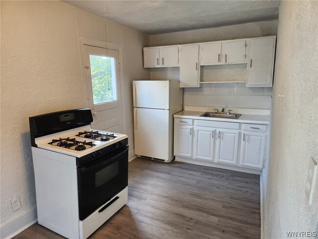 Photo - 325 Breckenridge St