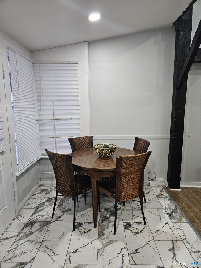 Photo - 901 Baldwin Rd