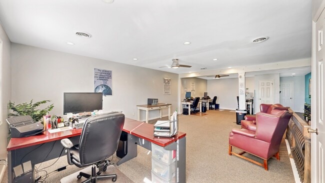 Photo - 383 W North St