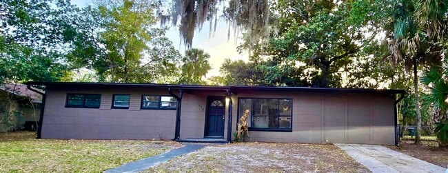 Photo - 512 Sandra Ave