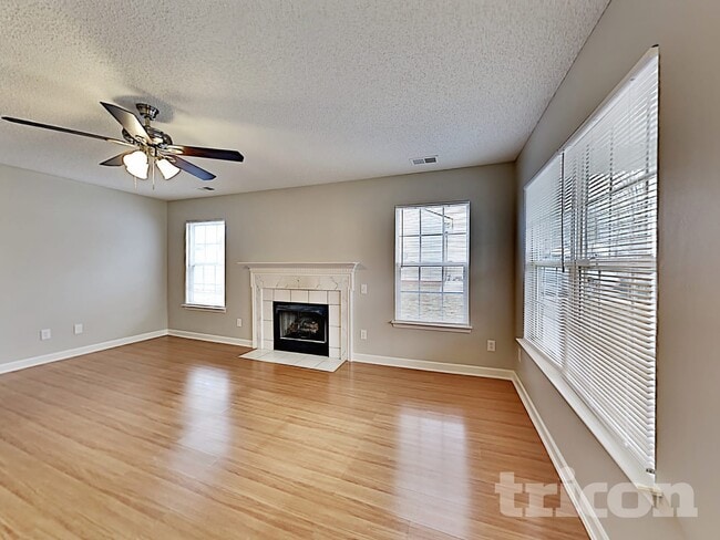 Photo - 1826 Cagney St