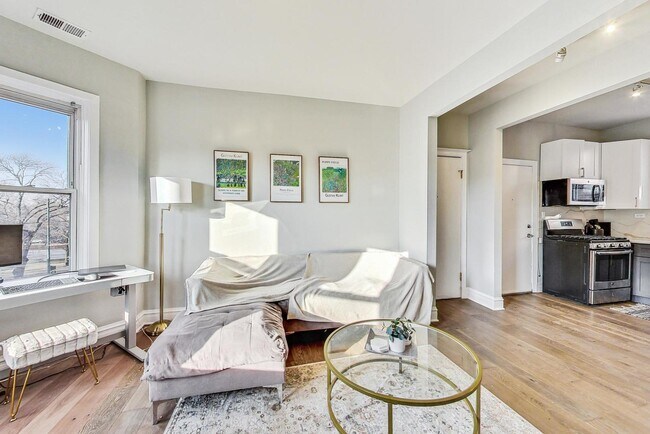 Photo - 2541 N California Ave Unit 3