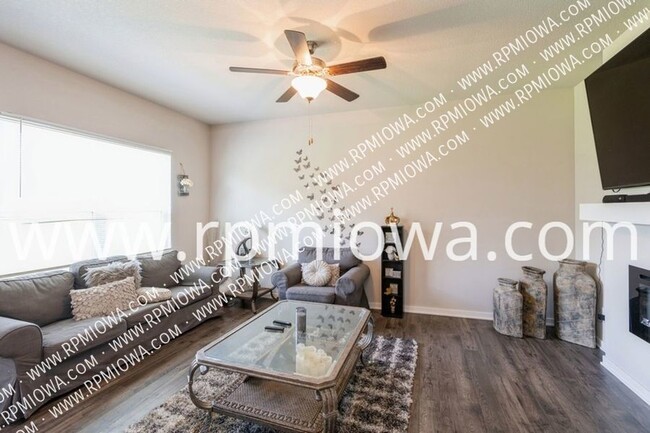Photo - 265 Prairie Bluff Dr House