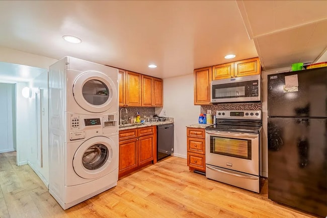 Building Photo - 109 N Summit St Unit 3 Rental