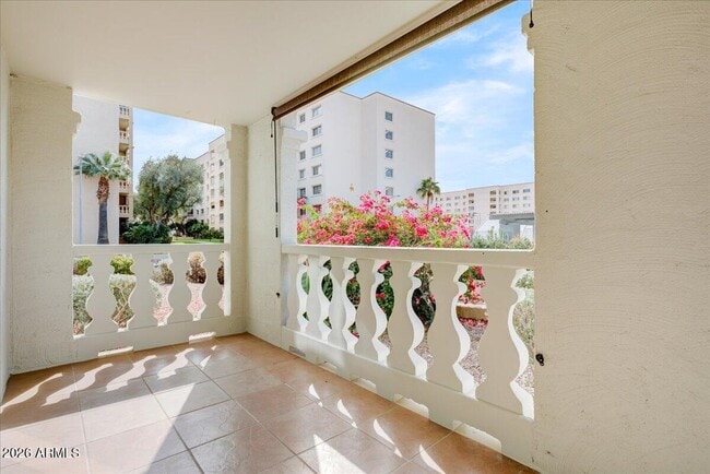 Building Photo - 7870 E Camelback Rd Unit 110