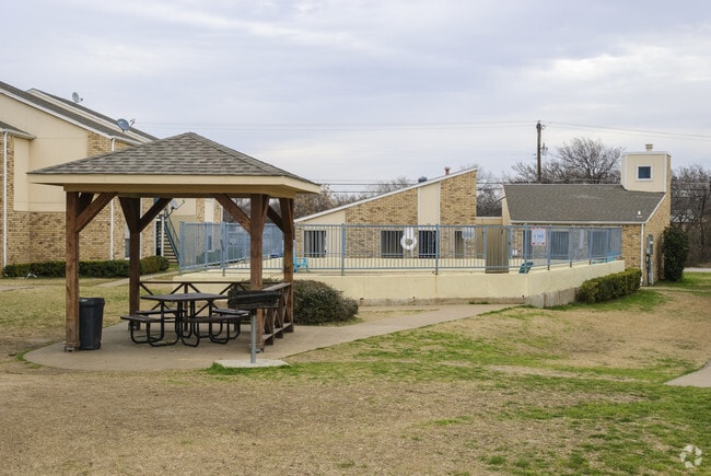 Photo - Willow Wood Apartments