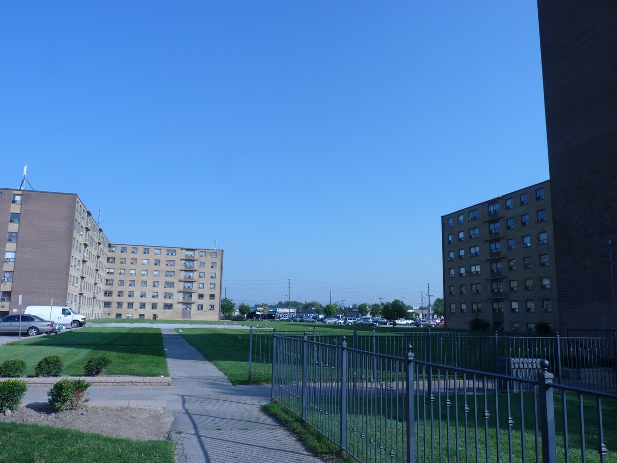 Photo - Benville Court Apartments