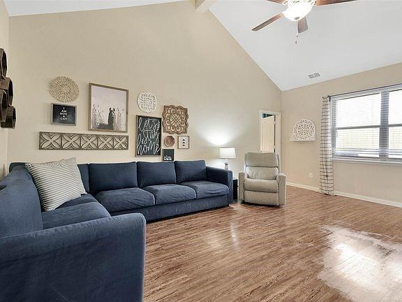 Photo - 3004 Parker Dr