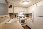 2BR, 1.5BA Townhouse - 925SF