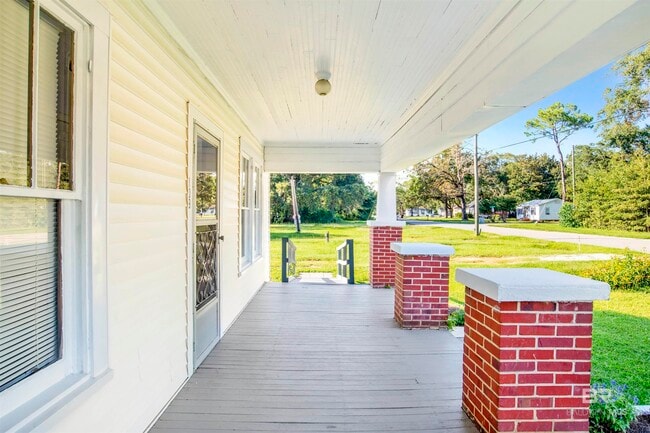 Photo - 109 Armstrong Ave