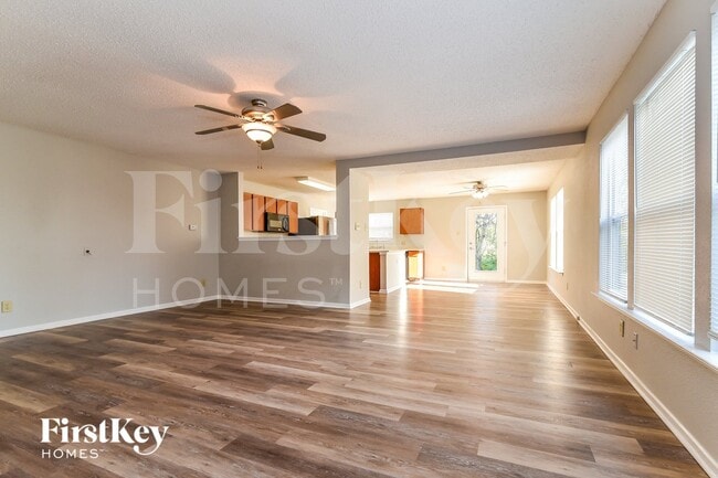Photo - 8823 Youngs Creek Ln