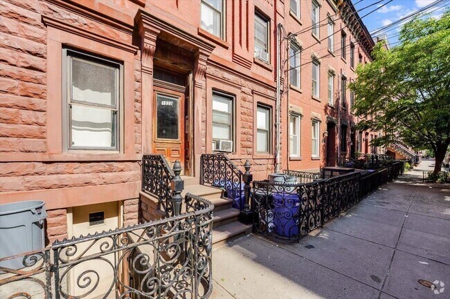 Building Photo - 1020 Park Ave Unit 9 Rental