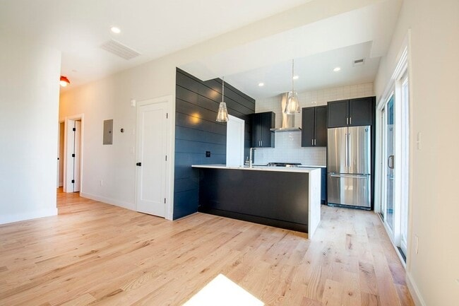 Photo - 275 Webster St Unit #3