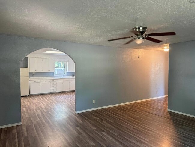 Photo - 808 E Bank St