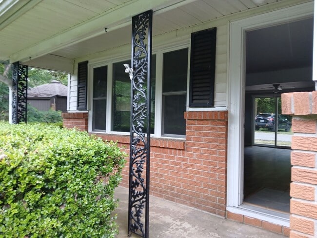 Photo - 2301 Edison Ave