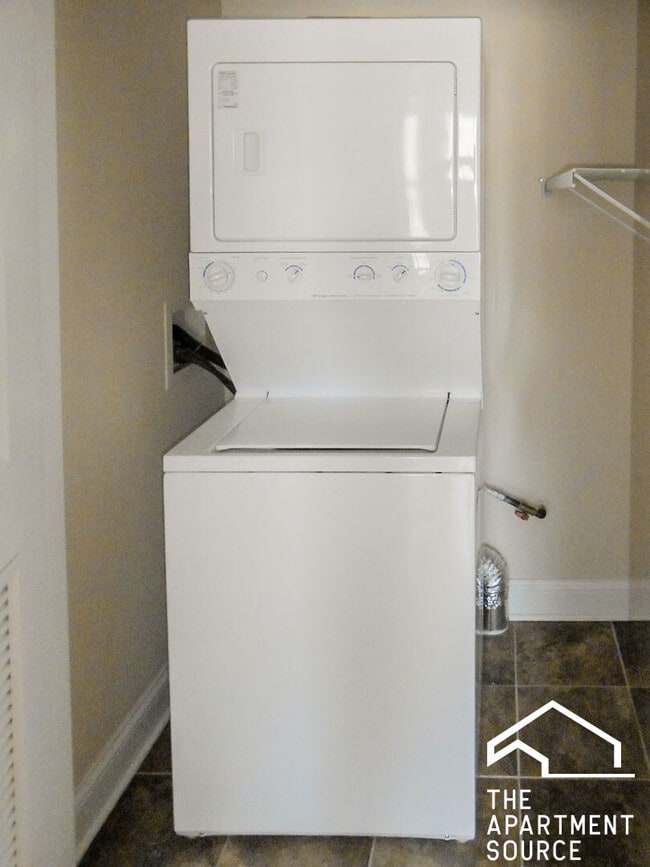 Photo - 3231 N Kenmore Ave Unit 3