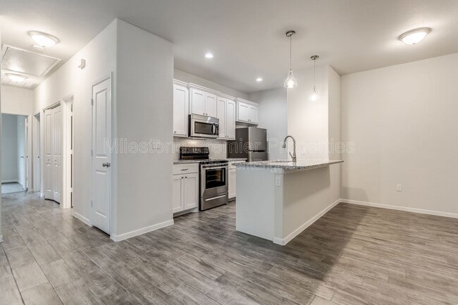 Photo - 2407 N Hickory St