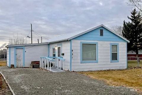 Photo - 851 4th Ave W