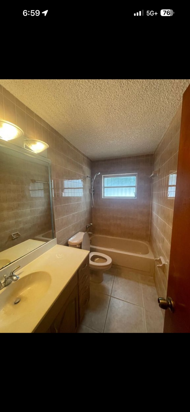 Photo - 2936 SW 11th St