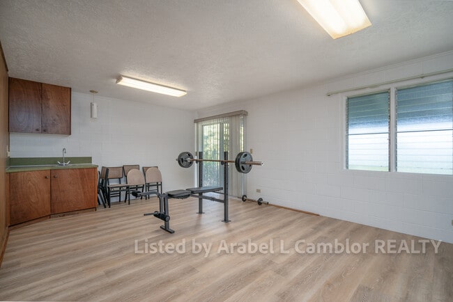 129 Kapualani St