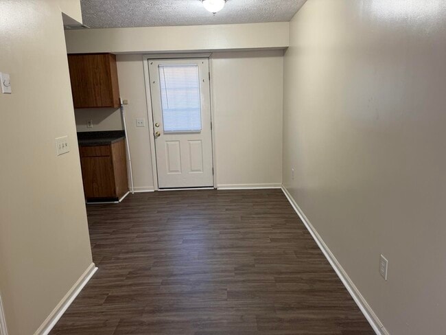 Photo - 212 Calumet Dr Unit 2