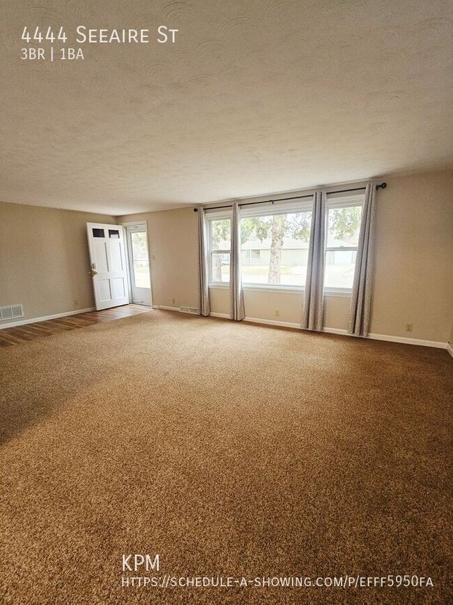 Photo - 4444 Seeaire St