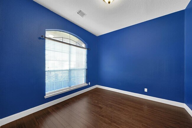 Photo - 1927 Laura Anne Dr