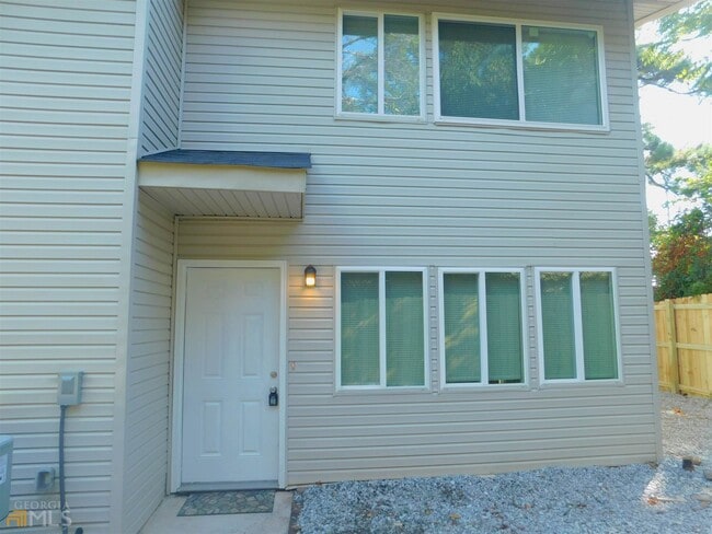 Building Photo - 7560 Taylor Rd