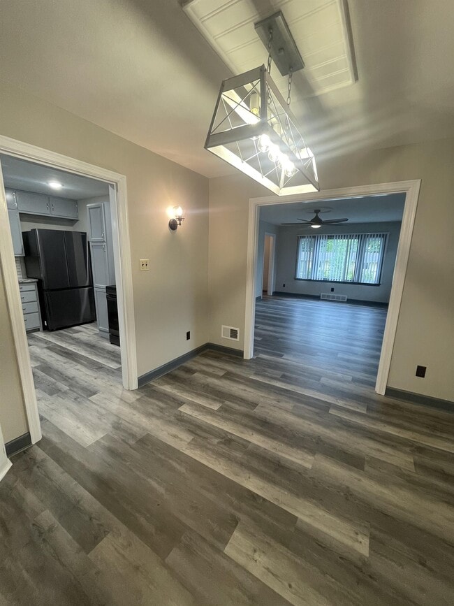 Photo - 503 E 8th St