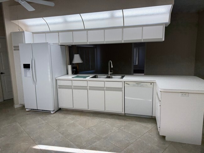 Photo - 486 Chamber St NW