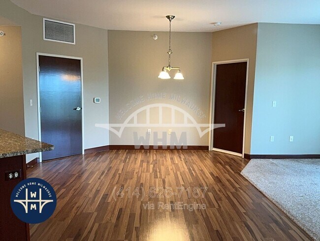 Photo - 6330 W Greenfield Ave Unidad Apartment 409