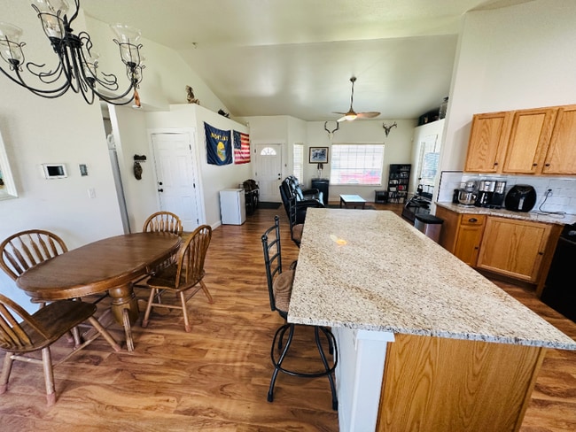 Photo - 1560 Peregrine Dr