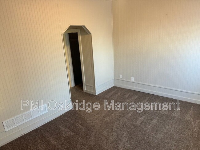 Photo - 321 E South St Unidad 2