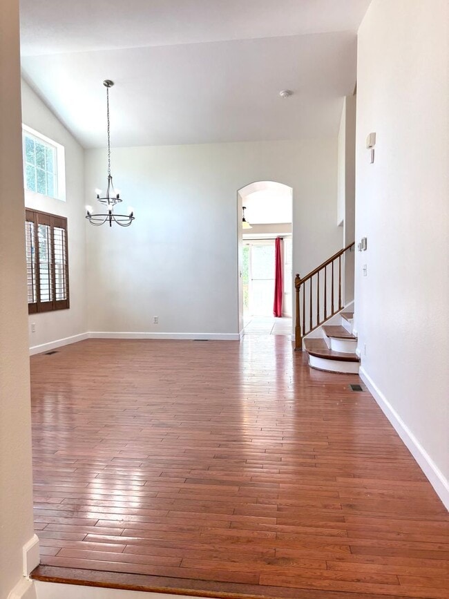 Photo - Beautiful 3bd, 3 bath single family home bedroom for rent in Aurora 80016