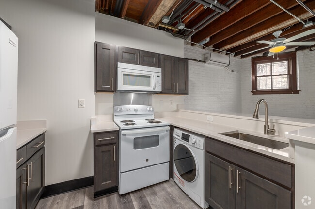 1BD, 1BA - 612SF - Kitchen