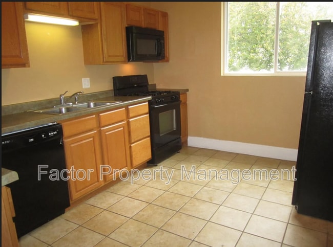 Photo - 1108 N 6th St