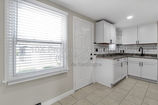 Photo - 1047 S James Rd