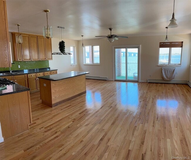 Building Photo - 89-24 Beach Channel Dr Unit 2 Rental